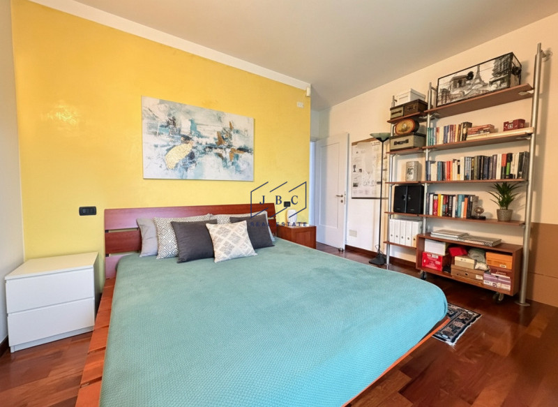 ODERZO - In esclusiva proponiamo una splendida porzione di testa in villa trifamiliare situata ne...