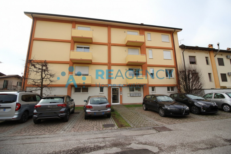 Schio

Stai cercando un mini appartamento adatto ad investimento?

Prezzo € 85.000

CHIAMACI ORA ...