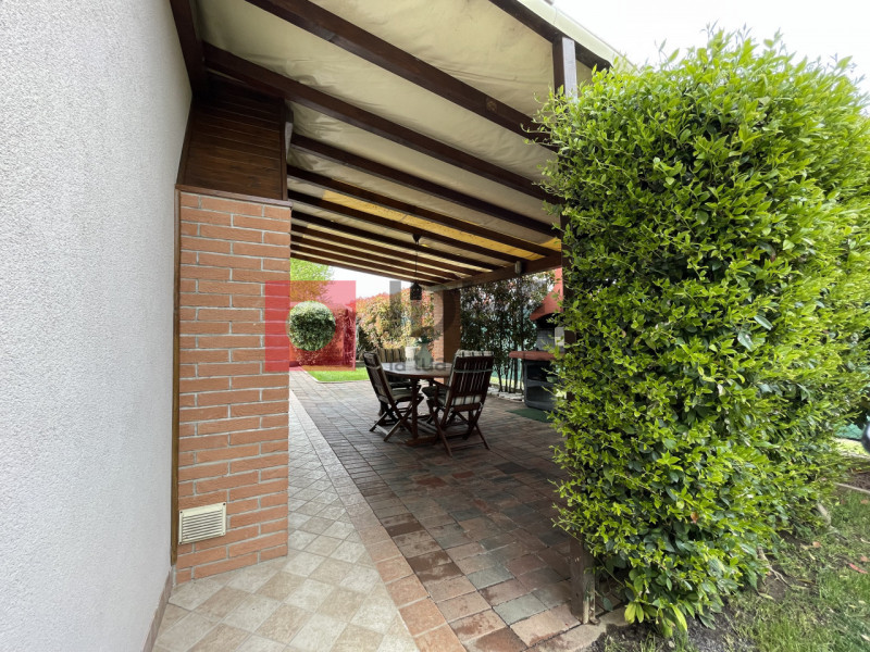 CARBONERA:MIGNAGOLA

In piacevole zona residenziale, su strada cieca a due passi dal centro di Mi...