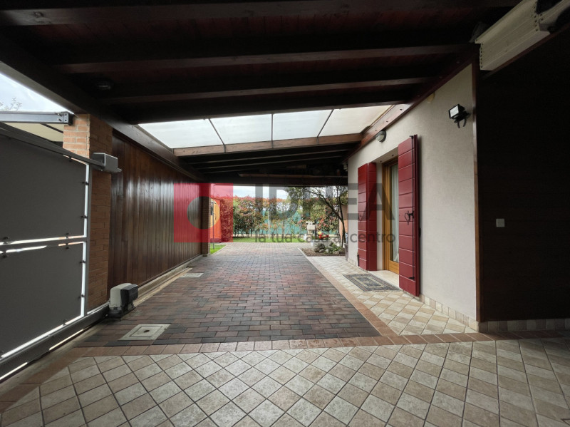 CARBONERA:MIGNAGOLA

In piacevole zona residenziale, su strada cieca a due passi dal centro di Mi...