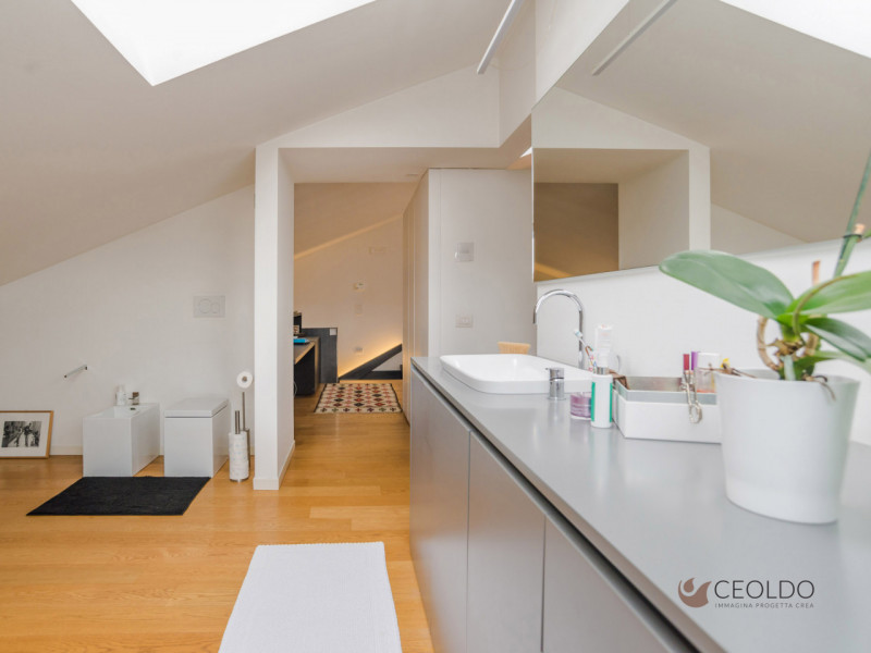 SANTA MARIA DI SALA: località Caselle di Santa Maria di Sala ATTICO DI DESIGN LUMINOSO, COMPLETAM...