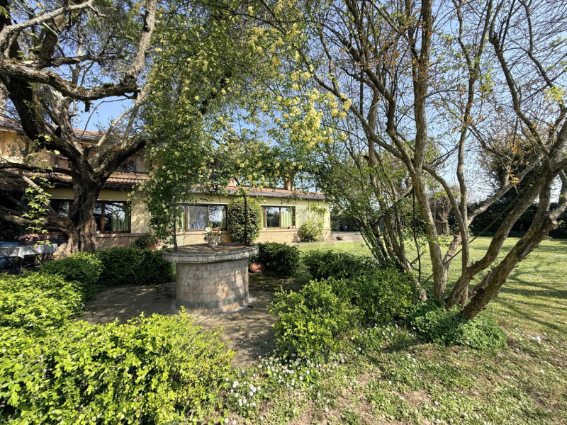 PADOVA - Scoprite questa magnifica villa veneta situata nel cuore della tranquilla zona di Salbor...