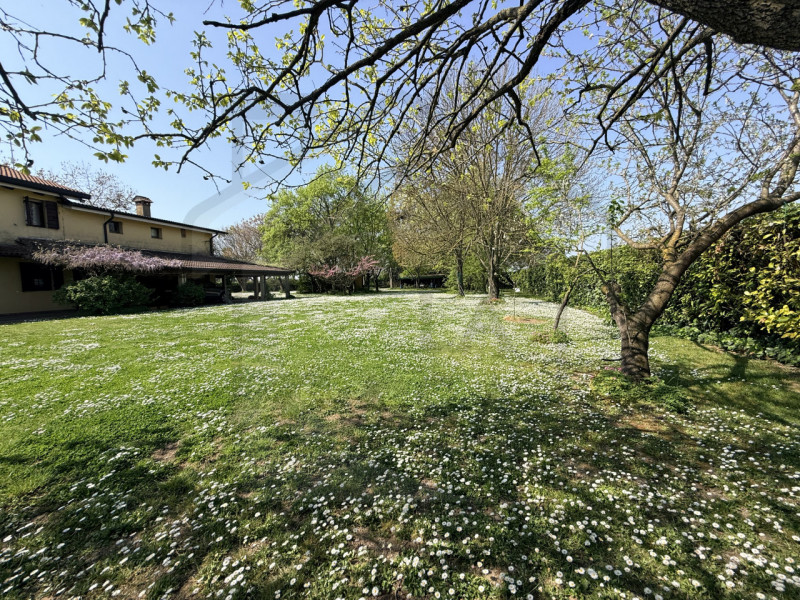 PADOVA - Scoprite questa magnifica villa veneta situata nel cuore della tranquilla zona di Salbor...