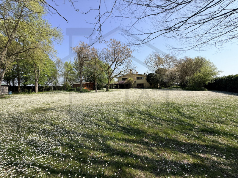 PADOVA - Scoprite questa magnifica villa veneta situata nel cuore della tranquilla zona di Salbor...