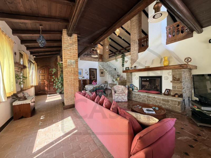 PADOVA - Scoprite questa magnifica villa veneta situata nel cuore della tranquilla zona di Salbor...