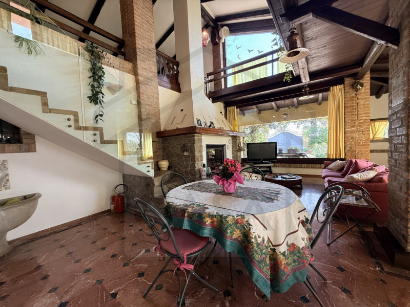 PADOVA - Scoprite questa magnifica villa veneta situata nel cuore della tranquilla zona di Salbor...