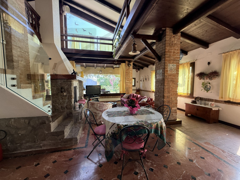 PADOVA - Scoprite questa magnifica villa veneta situata nel cuore della tranquilla zona di Salbor...