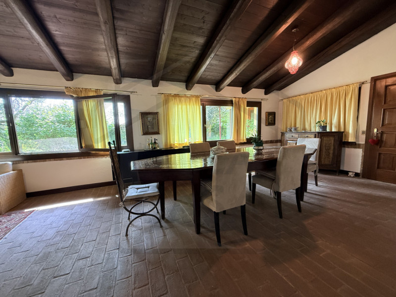 PADOVA - Scoprite questa magnifica villa veneta situata nel cuore della tranquilla zona di Salbor...