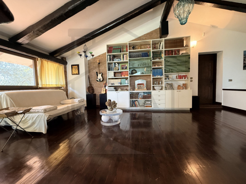 PADOVA - Scoprite questa magnifica villa veneta situata nel cuore della tranquilla zona di Salbor...