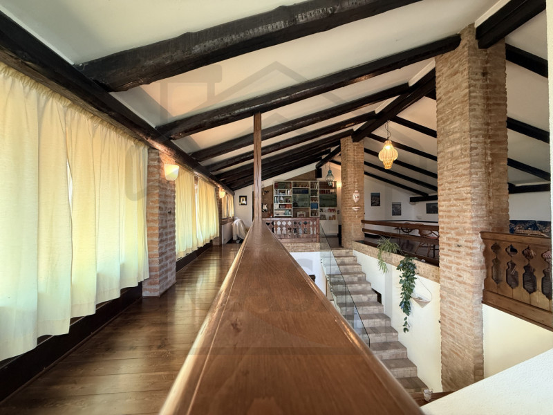 PADOVA - Scoprite questa magnifica villa veneta situata nel cuore della tranquilla zona di Salbor...