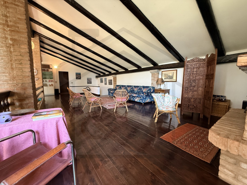 PADOVA - Scoprite questa magnifica villa veneta situata nel cuore della tranquilla zona di Salbor...