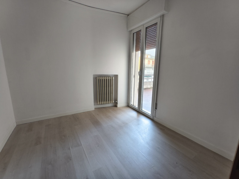 Proponiamo in affitto appartamento di circa 100 mq situato nel cuore di Montegrotto Terme, in pos...