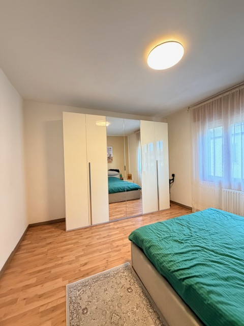 Appartamento in piccola palazzina (no ascensore) posto al 2° piano e con esposizione su 3 lati ( ...