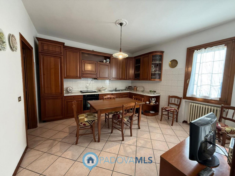 Casa singola - Via Roma, 303 - 28003 Veneto

Immobile in esclusiva al Gruppo Padova MLS

Albignas...