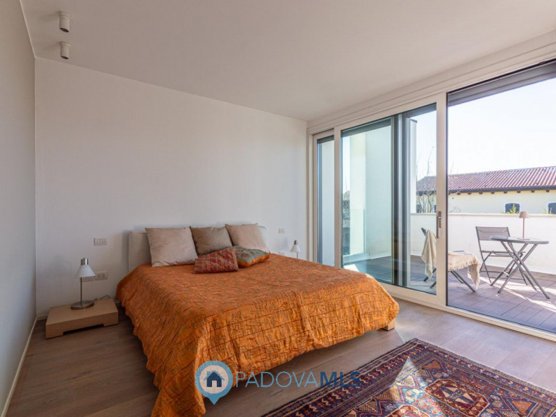 Immobile in esclusiva al Gruppo Padova MLS
Scopri questa magnifica villa moderna situata nel cuor...