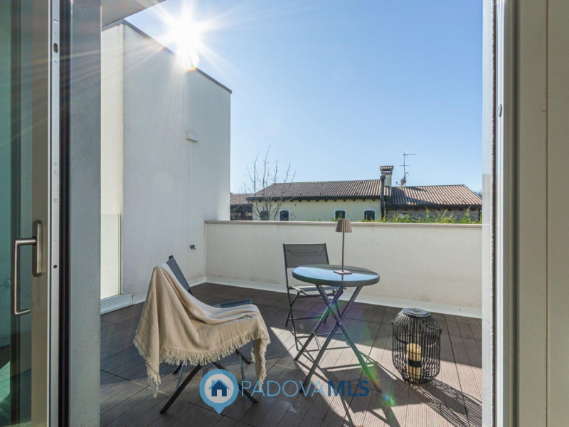 Immobile in esclusiva al Gruppo Padova MLS
Scopri questa magnifica villa moderna situata nel cuor...