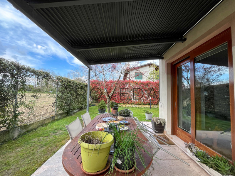 CASIER 

RIFERIMENTO: CR22

L'agenzia immobiliare Roveda ha il piacere di proporvi questa splendi...