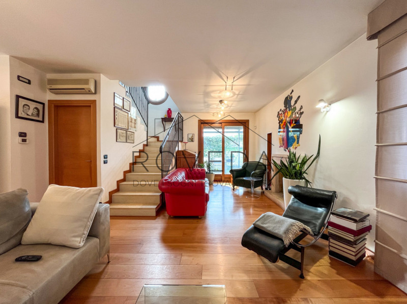 CASIER 

RIFERIMENTO: CR22

L'agenzia immobiliare Roveda ha il piacere di proporvi questa splendi...