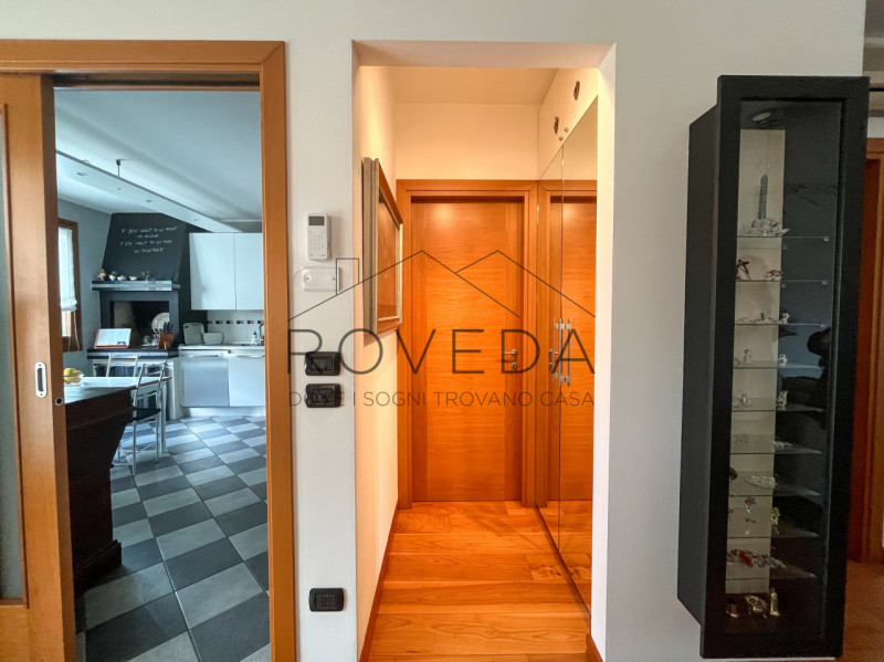 CASIER 

RIFERIMENTO: CR22

L'agenzia immobiliare Roveda ha il piacere di proporvi questa splendi...