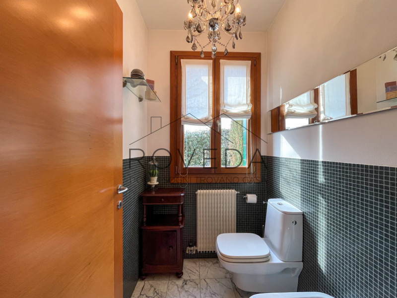 CASIER 

RIFERIMENTO: CR22

L'agenzia immobiliare Roveda ha il piacere di proporvi questa splendi...