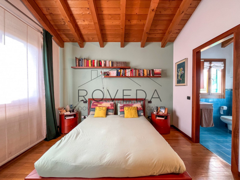 CASIER 

RIFERIMENTO: CR22

L'agenzia immobiliare Roveda ha il piacere di proporvi questa splendi...