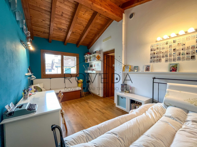 CASIER 

RIFERIMENTO: CR22

L'agenzia immobiliare Roveda ha il piacere di proporvi questa splendi...