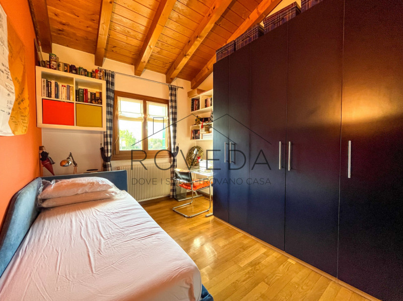 CASIER 

RIFERIMENTO: CR22

L'agenzia immobiliare Roveda ha il piacere di proporvi questa splendi...