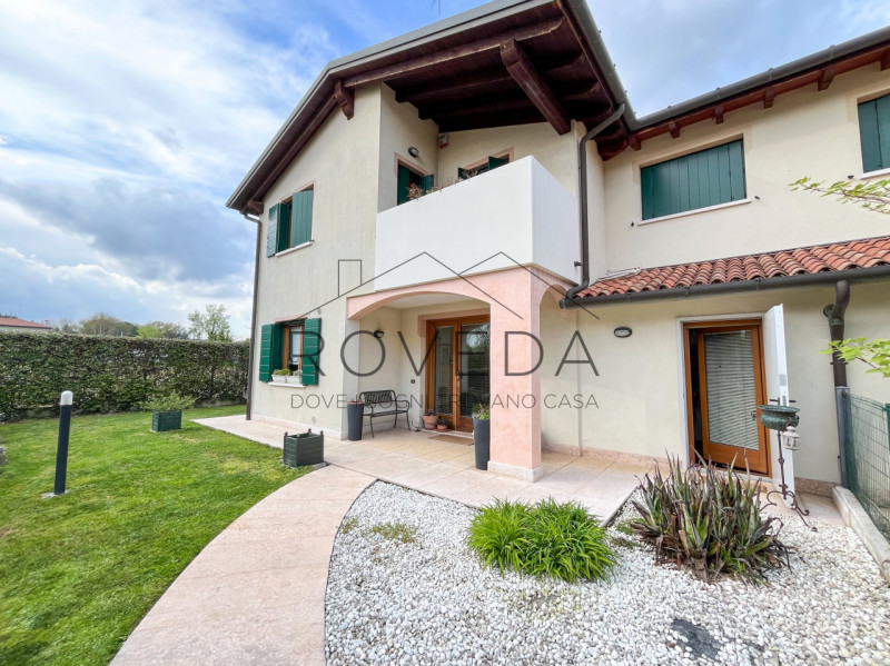 CASIER 

RIFERIMENTO: CR22

L'agenzia immobiliare Roveda ha il piacere di proporvi questa splendi...