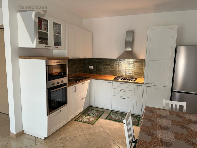 Legnaro (PD) - Affittasi stanza di 15mq a uso singola per studentessa su appartamento ristruttura...