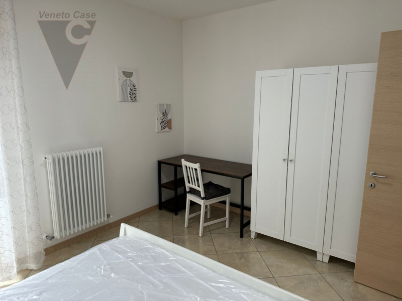 Legnaro (PD) - Affittasi stanza di 15mq a uso singola per studentessa su appartamento ristruttura...