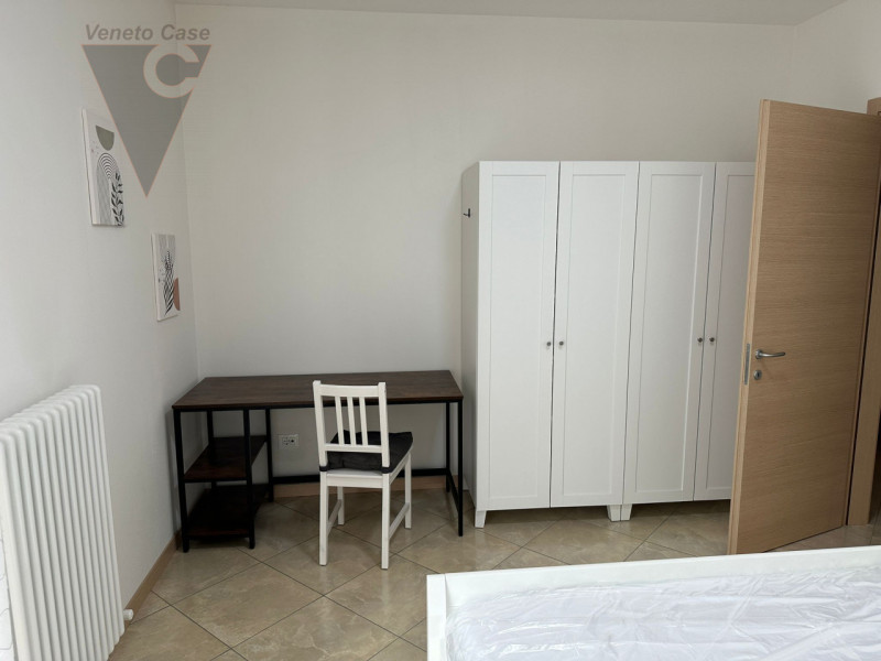 Legnaro (PD) - Affittasi stanza di 15mq a uso singola per studentessa su appartamento ristruttura...