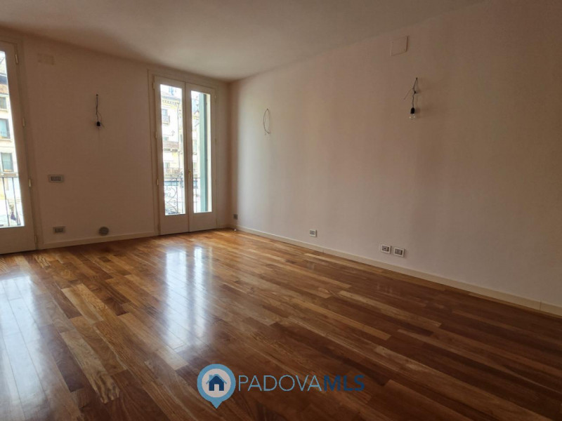 Immobile in esclusiva al Gruppo Padova MLS
Vendesi esclusivo appartamento di 90mq commerciali al ...