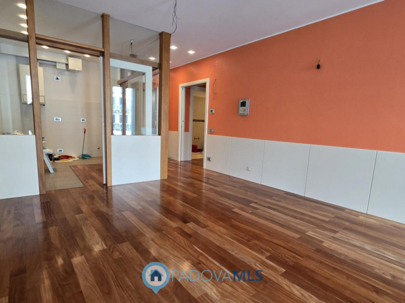 Immobile in esclusiva al Gruppo Padova MLS
Vendesi esclusivo appartamento di 90mq commerciali al ...