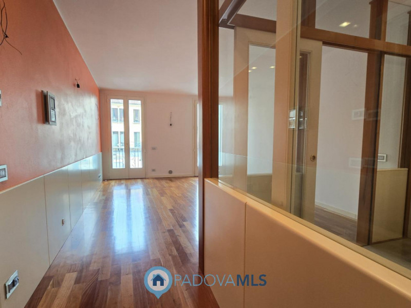 Immobile in esclusiva al Gruppo Padova MLS
Vendesi esclusivo appartamento di 90mq commerciali al ...