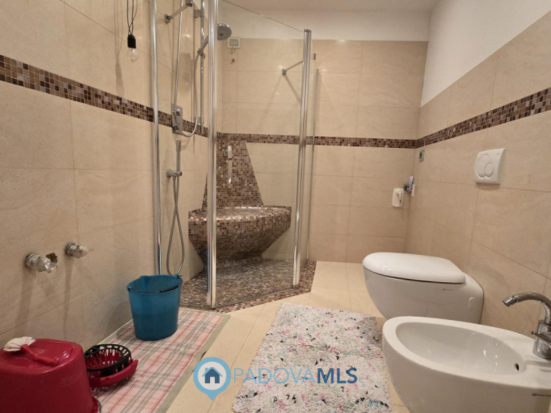 Immobile in esclusiva al Gruppo Padova MLS
Vendesi esclusivo appartamento di 90mq commerciali al ...