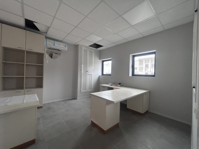 SCHIO - Z.I: CAPANNONE INDUSTRIALE RISTRUTTURATO A NUOVO di circa mq 700 circa H 7,50, con impian...