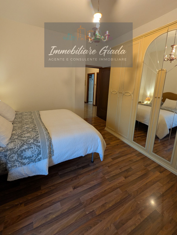 Proponiamo in vendita appartamento situato in posizione centralissima, all’interno di una palazzi...