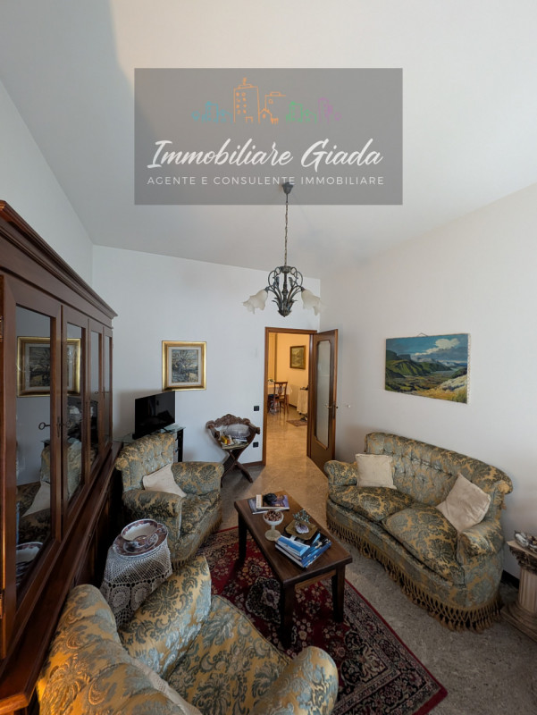 Proponiamo in vendita appartamento situato in posizione centralissima, all’interno di una palazzi...