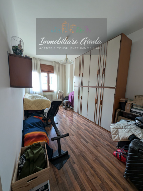 Proponiamo in vendita appartamento situato in posizione centralissima, all’interno di una palazzi...