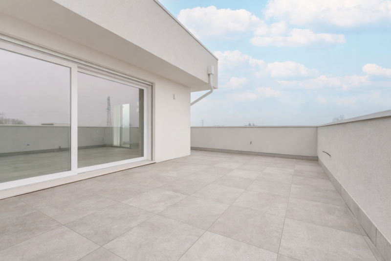 All’interno di un elegante contesto di sole 9 unità abitative, proponiamo in vendita prestigioso ...