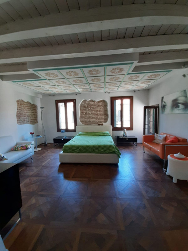 Se stai cercando una casa che unisca eleganza e comfort nel cuore di Padova, non perdere questa s...