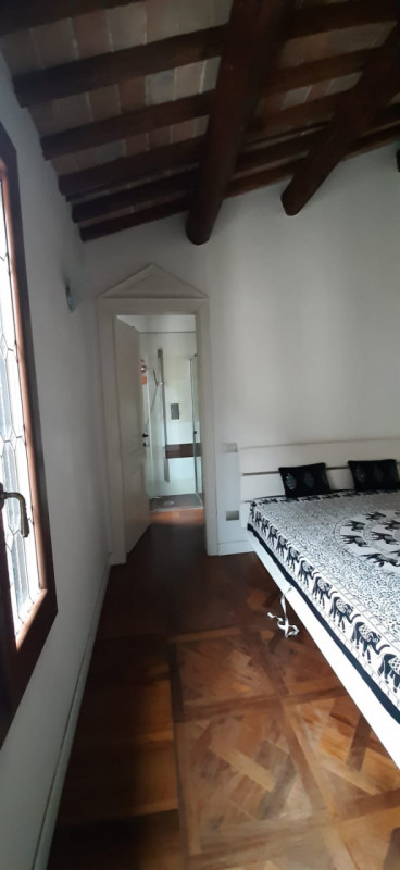 Se stai cercando una casa che unisca eleganza e comfort nel cuore di Padova, non perdere questa s...