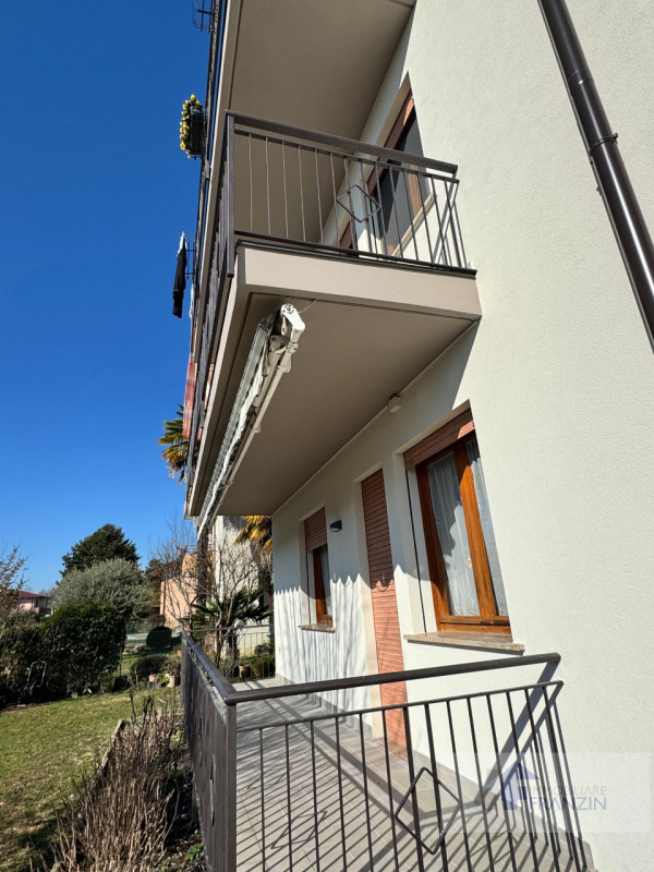 A Monastier di Treviso in Via Enrico Fermi 15 vendiamo appartamento al primo piano su palazzina d...