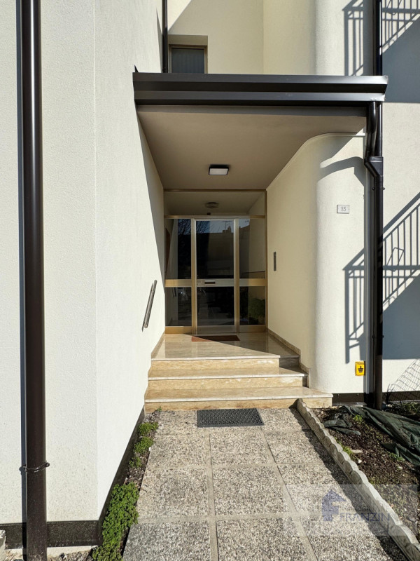 A Monastier di Treviso in Via Enrico Fermi 15 vendiamo appartamento al primo piano su palazzina d...