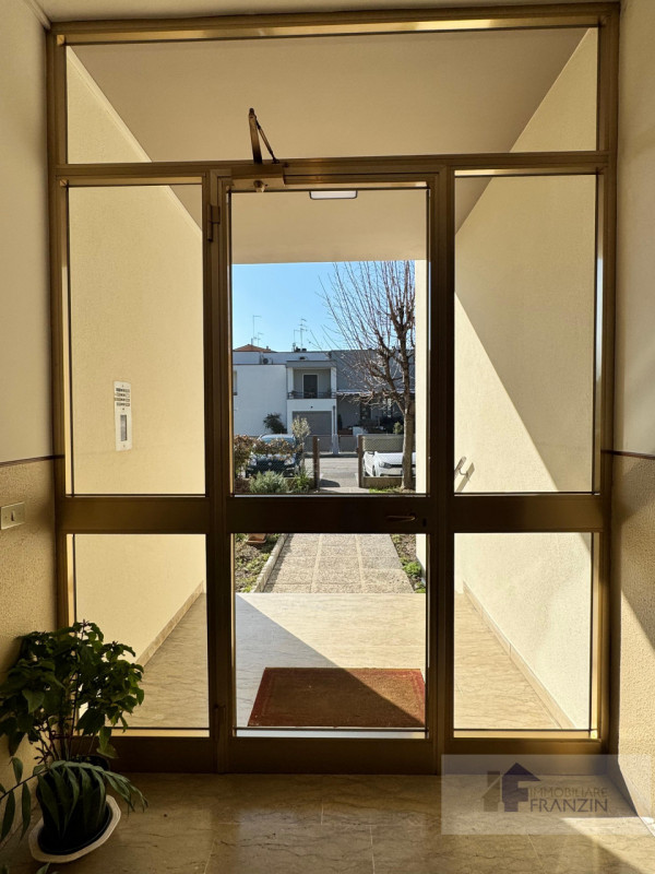 A Monastier di Treviso in Via Enrico Fermi 15 vendiamo appartamento al primo piano su palazzina d...