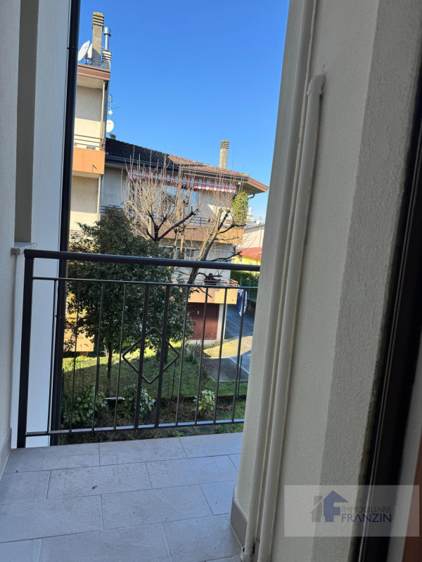 A Monastier di Treviso in Via Enrico Fermi 15 vendiamo appartamento al primo piano su palazzina d...