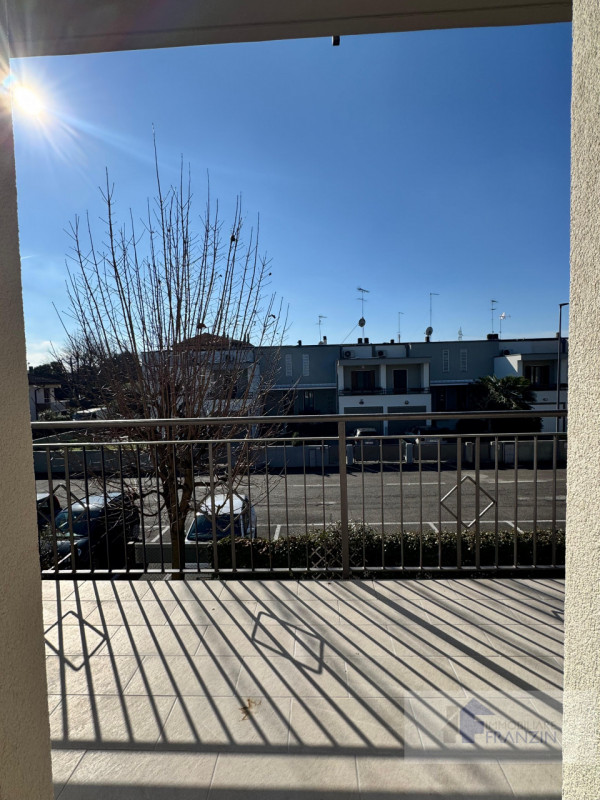 A Monastier di Treviso in Via Enrico Fermi 15 vendiamo appartamento al primo piano su palazzina d...