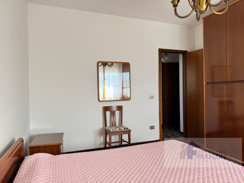 A Monastier di Treviso in Via Enrico Fermi 15 vendiamo appartamento al primo piano su palazzina d...