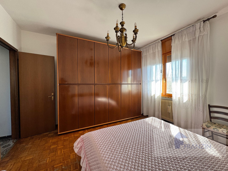 A Monastier di Treviso in Via Enrico Fermi 15 vendiamo appartamento al primo piano su palazzina d...