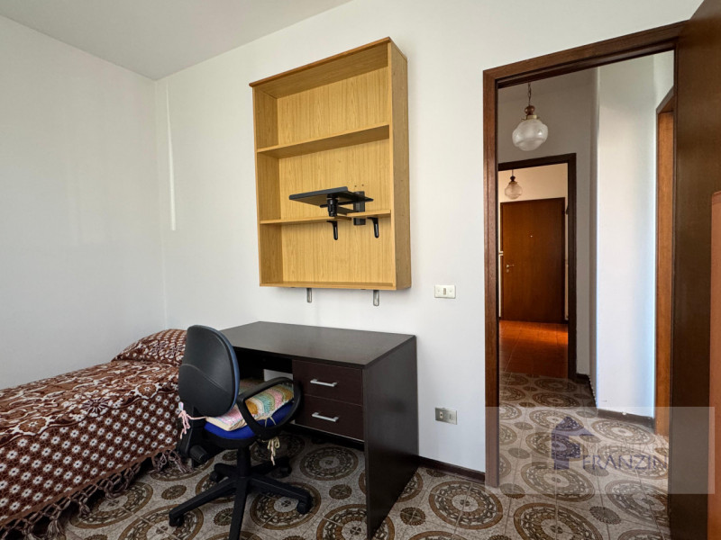 A Monastier di Treviso in Via Enrico Fermi 15 vendiamo appartamento al primo piano su palazzina d...